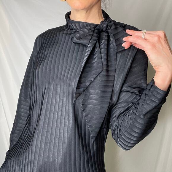 Vintage‎ 90s tie neck bow blouse black striped satin jacquard long sleeve M - Picture 16 of 16